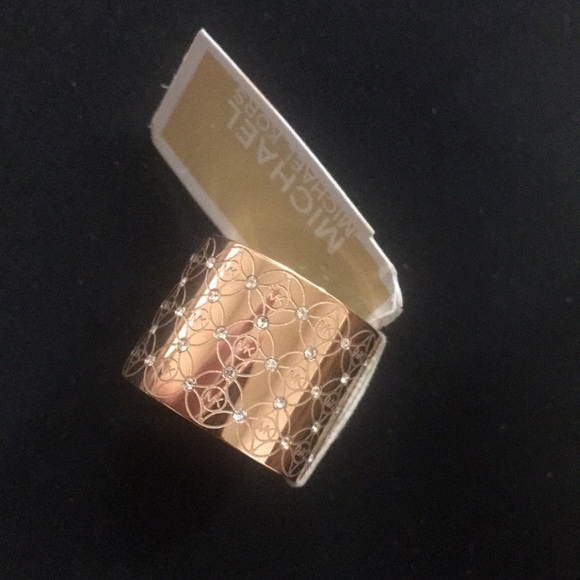 Micheal kors ring - Picture 3 of 3